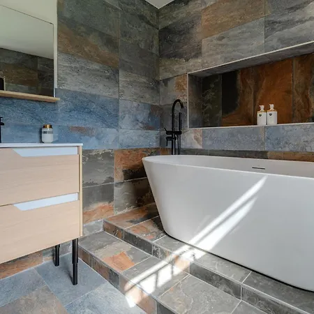 شاليه Prestige By Mahdi Piscine Interieure Privee Vue Montagnes 12pers 300m2 Fontpédrouse