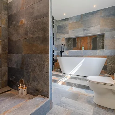 Prestige By Mahdi Piscine Interieure Privee Vue Montagnes 12pers 300m2 شاليه Fontpédrouse